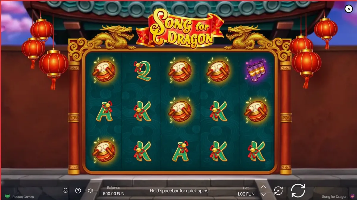 Pemandangan visual slot Song for Dragon dengan naga emas dan kuil kuno